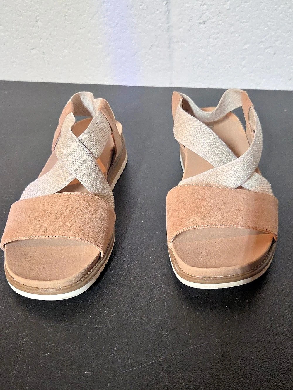 DR Sholls Women's Brown & White Sandals US 10M Like New